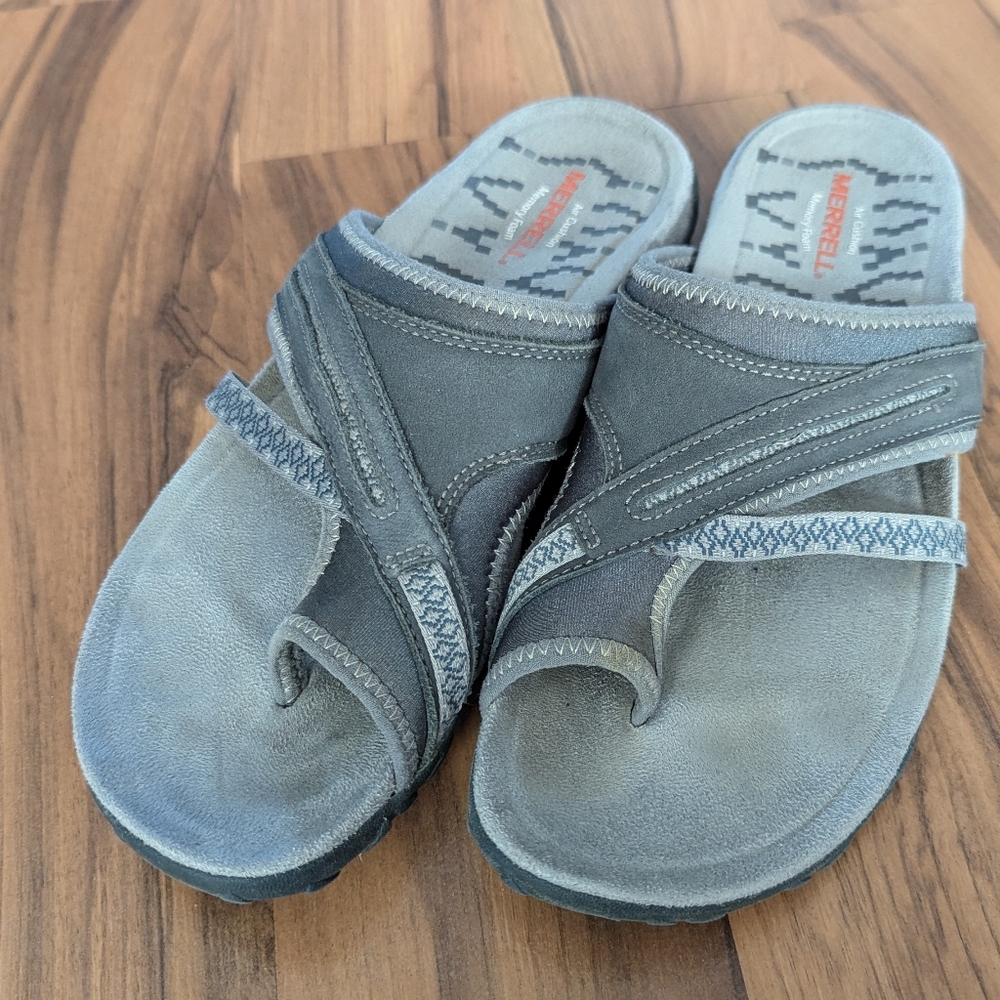 Merrell sandals size 8
